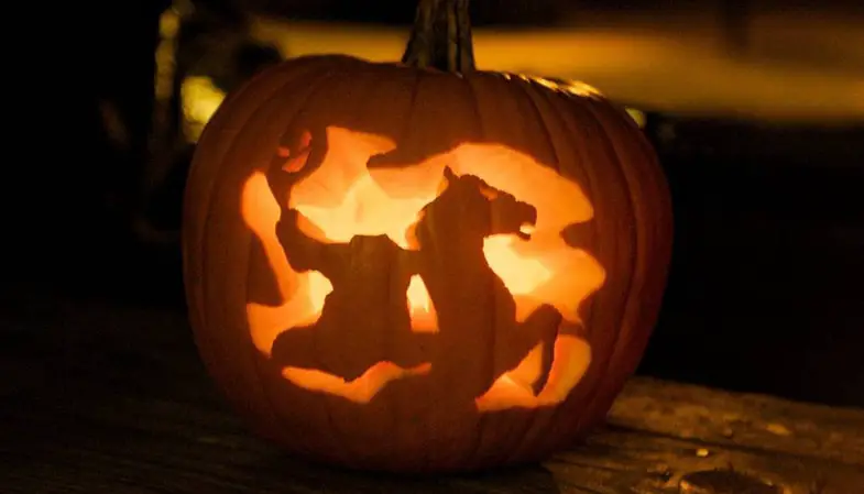 I some circumstances you can give a horse a jack-o-latern